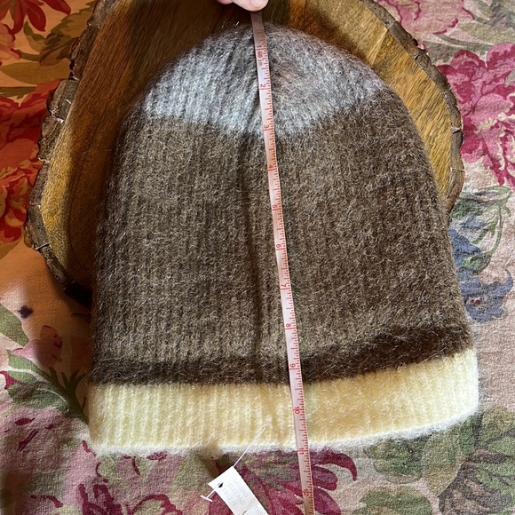 Vintage Icelandic Wool Hat Size OSFA
Striped Colorblock Ribbed Quiet Luxury NEW main image 11